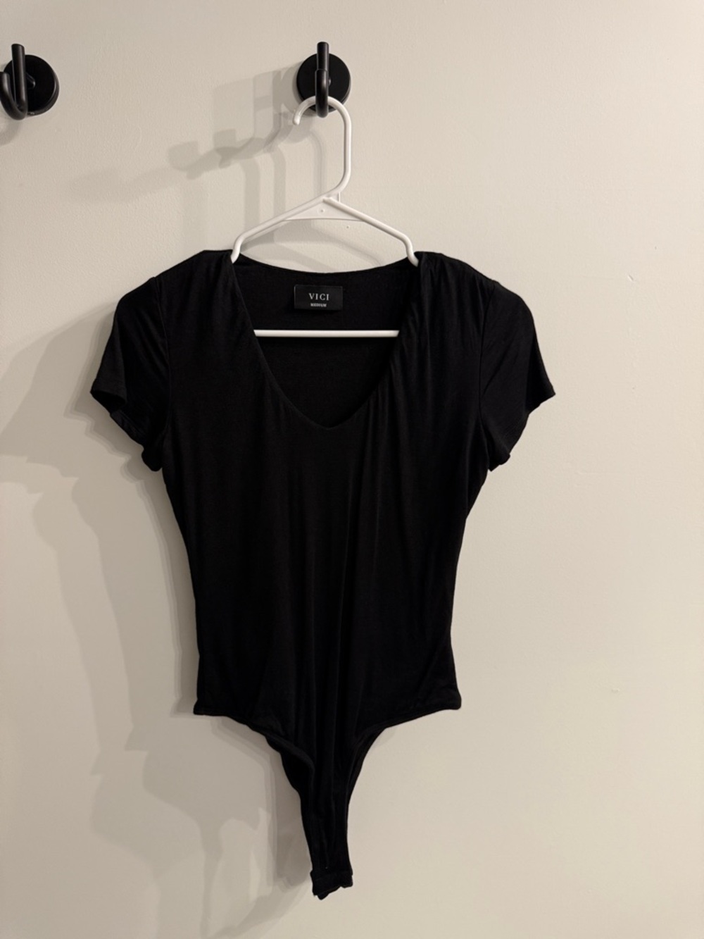 VICI happy together Black fitted V Neck Short Sleeve Bodysuit - fitted